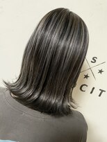 ヘアーアンドスパソシット(HAIR&SPA SOCIT) 切りっぱなしボブ×プラチナバレイヤージュ