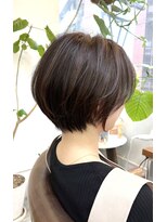 ビッケ(Vicke)&nbsp;くびれショート/前髪あり/暗めカラー/30代／40代／50代/大人ボブ