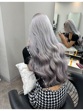 エミーバイモアムー(Emmie byMoremuu) 【埼玉ギャルの救世主】ホワイトシルバー