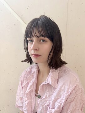 ビーチ(BEACH) 外ハネくびれレイヤーボブアッシュブラウンカラー