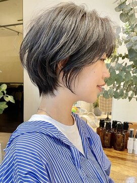 ビュートヨナカ(VIEW TOYONAKA) ３０代/小顔/くびれショート/黒髪/髪質改善/豊中