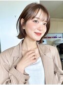くびれ外ハネボブレイヤー透明感アッシュベージュ