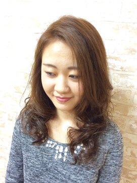 ヴォーグ(VOGUE) 華やかパーマスタイル