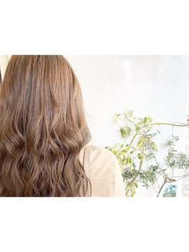 ハロ 蕨(HALO) ●ミルクティベージュ●