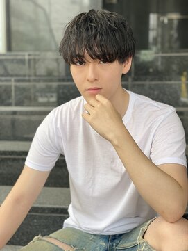 ルアナ(Luana) マッシュサイドグラデーション前下がりスパイラルパーマ