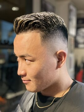 バーバー スタジオ ラフテル(Barber Studio RAFTEL) パートスタイル