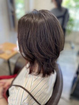 サロンドポプリ 志都美(salon de poupuri) 外ハネくびれボブ