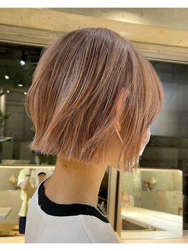 サンク 原宿 表参道(cinq) ボブミニボブ外ハネくびれブリーチミルクティーベージュ20代韓国