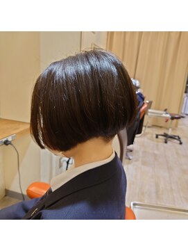 ブロッサム 保谷(Blossom) 10代20代30代前下がり刈り上げショート