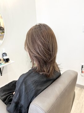 オアシス(oasis) ハイライト　外国人風　レイヤー　ケアブリーチ　グレージュ