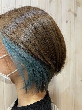 サクラ(SAKURA) イヤリングカラー/ターコイズ/ブリーチ/ショートボブ