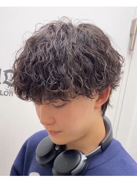 メンズサロン ガウディ 三宮店(men's salon Gaudi) 波巻きツイストスパイラル