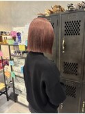 ぱつっと切りっぱなしボブスタイル×ハイトーン艶カラー
