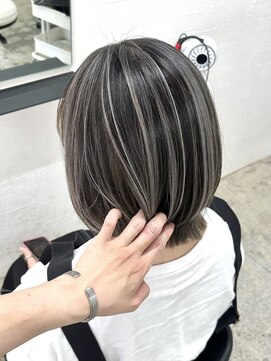 ルーム 荻窪(room) 白髪ぼかしバレイヤージュボブかきあげスタイル
