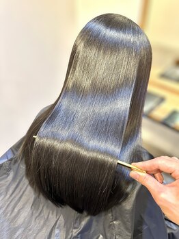 レクト 木更津(LECT)の写真/髪質改善トリートメントで髪の芯から補修。カラーやパーマとの同時施術で、潤いある美艶ヘアに！