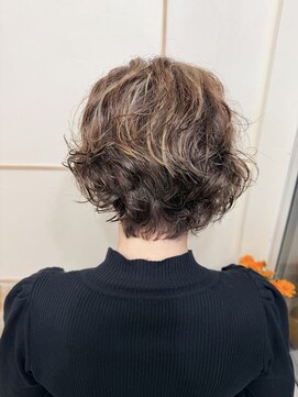 ユウジオザワ(YUJI OZAWA) クセ&白髪活かしスタイル