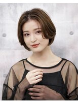 アイスバーグ(eyesburg)&nbsp;20代30代大人可愛いアッシュベージュくびれボブ耳掛け透明感