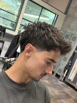 フランクスバーバーリベラルド 横浜(FRANK'S BARBER LIBERALD) メンズメンズカットブリーチパーマR