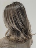 デザインカラーレイヤーカットウェットヘアオリーブベージュ白髪