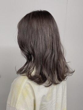 サイ アオヤマ(sai AOYAMA) シルバーグレーラテ[ブリーチなし][ダブルカラー][透明感]