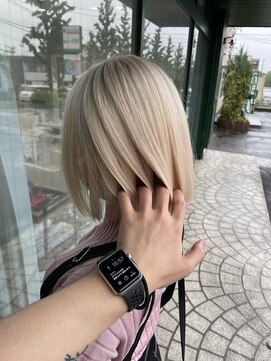 イーエス(E.S) ホワイトブロンド