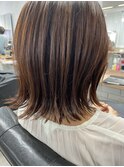 外ハネ切りっぱなしボブ