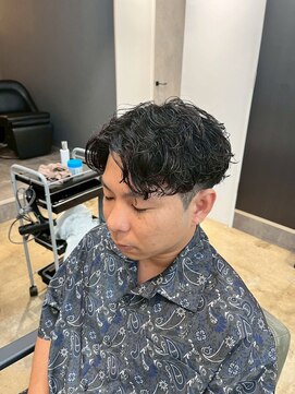 オゼル(OZEL) 【センターパートマッシュ】抜け感×色気を纏う上品メンズカット