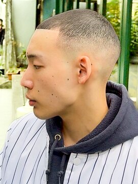 プロショップウェーブ セカンド(PRO SHOP WAVE II) スペインカール/テーパーフェード/メンズパーマ/フェザーパーマ