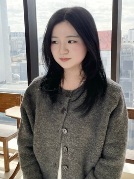 オルガン(Organ) “黒髪でも重く見えないミディアムレイヤー”