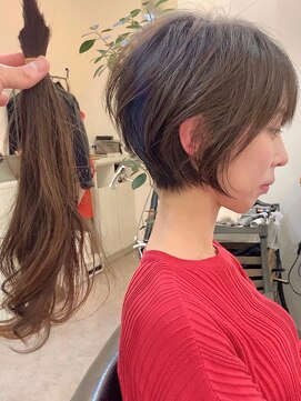 ビュー フクオカ(VIEW FUKUOKA) 大人かわいい美髪ホワイトグレージュ ネビージュショートボブ