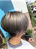 プラチナグレージュ