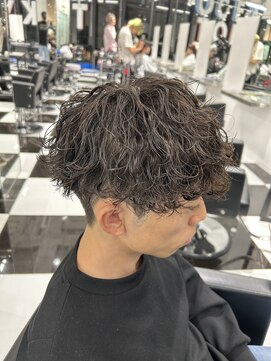 オーシャントーキョー(OCEAN TOKYO) 波巻きマッシュ(刈り上げツーブロック黒髪パーマ)