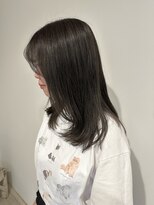 コキリ(kokiri)&nbsp;【ayari】ミディアムレイヤー×オリーブグレージュ