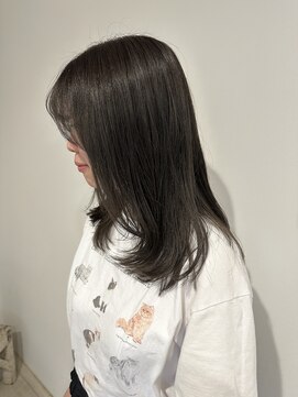 コキリ(kokiri) 【ayari】ミディアムレイヤー×オリーブグレージュ