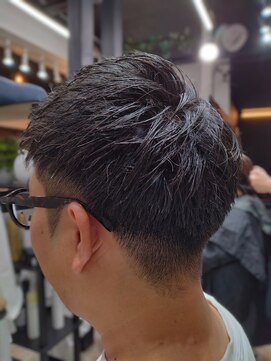 リリー(Lily) 2ブロック刈り上げベリーショート