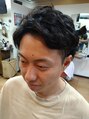 フェリックス(Felix)&nbsp;緩いパーマをかけて、前髪は上げて爽やかな印象にセット