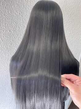 キジ(KIJI)の写真/【憧れの艶髪へ】こだわり抜いたtreatmentで髪を根本から健やかな状態へと導き髪本来の美しさを引き出す。