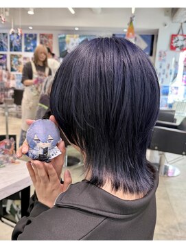 トーキョー オタクヘアー(TOKYO OTAKU HAIR) ダークネイビー ウルフカット ブリーチカラー ダブルカラー