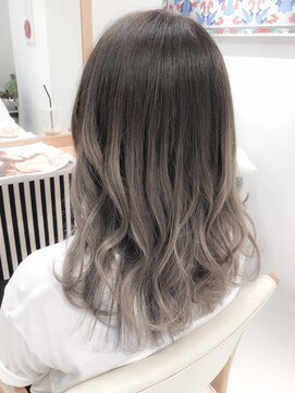 夏カラー アッシュグラデーションカラー Days原宿 L デイズ Days のヘアカタログ ホットペッパービューティー