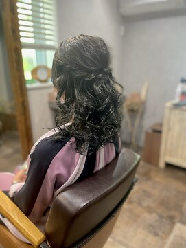 ベルトオブヴィーナス(Belt of venus) ハーフアップアレンジ