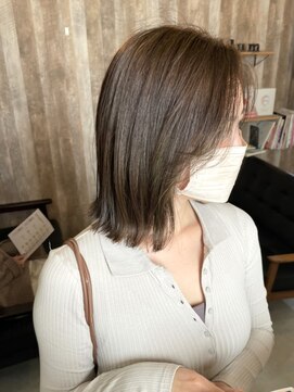 アルム(hair salon Alum) 透明感オリーブベージュ　外国人風デザイン　切りっぱなし