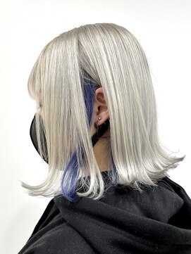 シエラ 心斎橋(CIERA.) CIERA.ハイトーンデザインWhite×blue/ボブ/wカラー