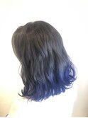 グレージュ×裾ディープブルー