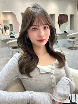 グロー 大宮(GLROW) 韓国風くびれ巻き　前髪　レイヤーカット　オリーブベージュ