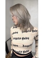 ソルバイジゼル(sol by gisele)&nbsp;仙台ホワイトシルバーハイトーンカラーブリーチカラー髪質改善