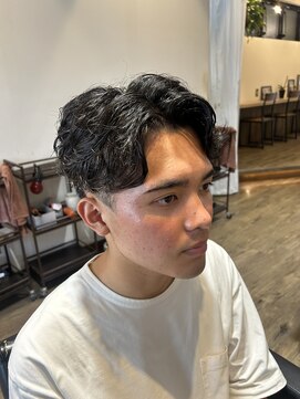 ロゴス バイ リトル(Logos by little) 【メンズパーマ】フェザーパーマ センターパート