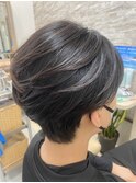 20代30代前下がりショートツヤ感ボブレイヤーカット