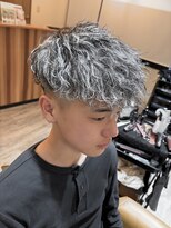 フロウ(Flow) ホワイトメッシュ×バロックパーマ