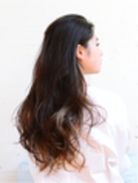 シータ(CITA) 黒髪×インナーカラー