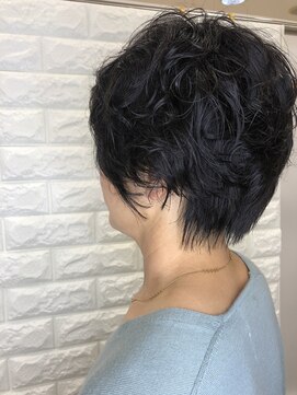 フレッシュサラダディーズ(D's) ショートパーマスタイル